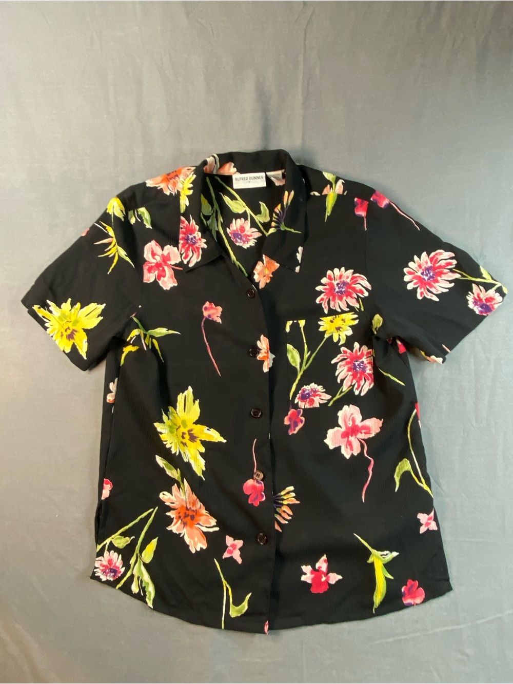 Alfred Dunner Black Floral Short-Sleeve Button-Down Shirt